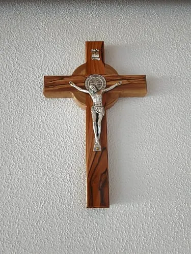 Kassis St. Benedikt Kreuz Olivenholz Wandkreuz